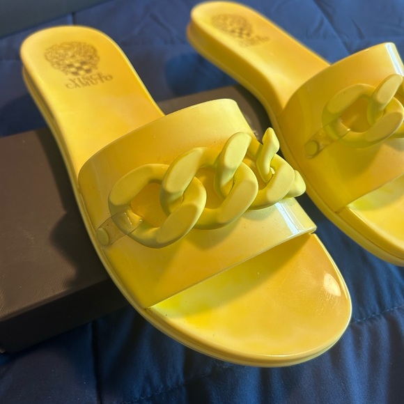 Vince Camuto Shoes - Vince Camuto • Lemon/Butter Yellow Chain Sandals • 7